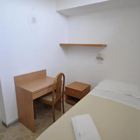 Отель Airone 3*